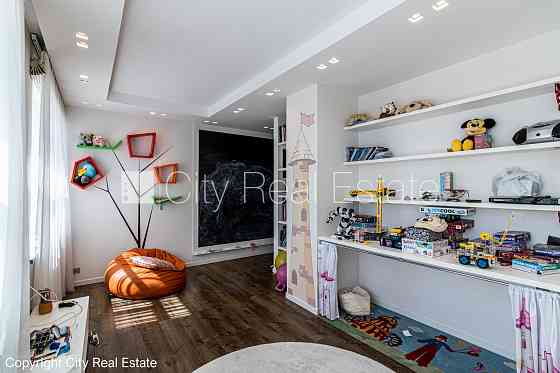 Дом во дворе, закрытый двор, возможность аренды парковки, стоянка на территории Рига