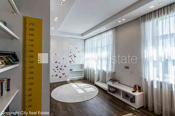 Дом во дворе, закрытый двор, возможность аренды парковки, стоянка на территории Рига