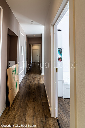 Дом во дворе, закрытый двор, возможность аренды парковки, стоянка на территории Рига - изображение 14