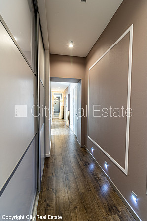 Дом во дворе, закрытый двор, возможность аренды парковки, стоянка на территории Рига - изображение 15