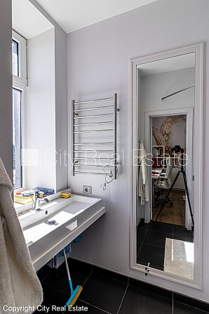 Дом во дворе, закрытый двор, возможность аренды парковки, стоянка на территории Рига - изображение 13