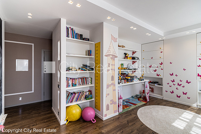 Дом во дворе, закрытый двор, возможность аренды парковки, стоянка на территории Рига - изображение 1