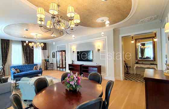 Земля в собственности, фасадный дом, реновированный дом, заменены инженерные Рига