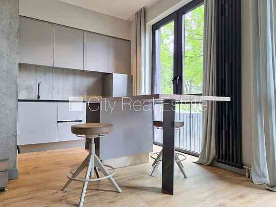 Новостройка, закрытый двор, охраняемый двор, объект охраняет физическая охрана, Рига