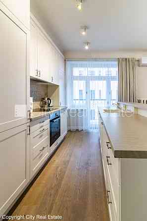 Проект - Residence Lumiere (Ресиденце Лумиере), фасадный дом, благоустроенная озеленённая Рига