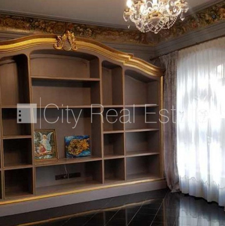 Фасадный дом, реставрированный дом, закрытый двор, бесплатная стоянка во дворе, Рига - изображение 5