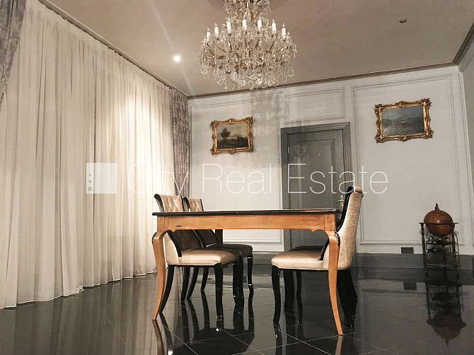 Фасадный дом, реставрированный дом, закрытый двор, бесплатная стоянка во дворе, Рига - изображение 3