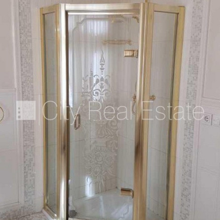 Фасадный дом, реставрированный дом, закрытый двор, бесплатная стоянка во дворе, Рига - изображение 12