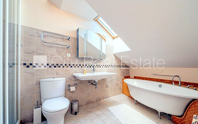 Земля в собственности, фасадный дом, реновированный дом, благоустроенная Рига - изображение 12