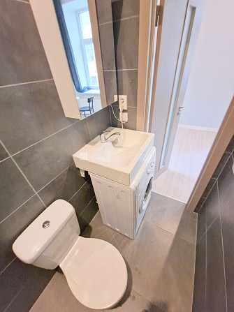 Pagalma ēka, renovēta māja, slēgts pagalms, ieeja no pagalma, kāpņu telpa pēc kapitālā Rīga - foto 18