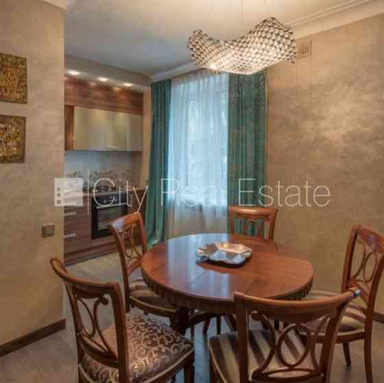 Зеленая территория, окна выходят в обе стороны дома, изолированные комнаты, Рига