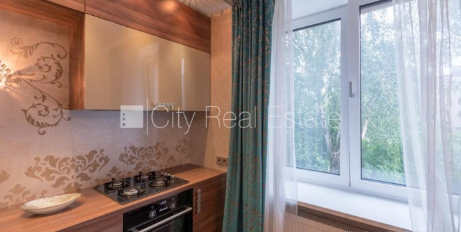 Зеленая территория, окна выходят в обе стороны дома, изолированные комнаты, Рига - изображение 5