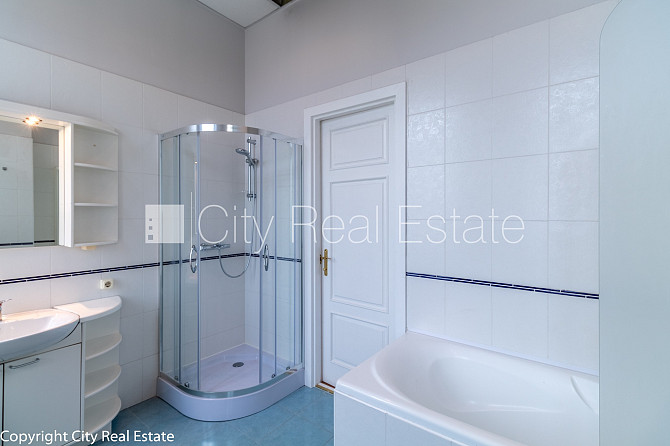 Фасадный дом, реновированный дом, кирпичные стены, фасад с декоративной Рига - изображение 15