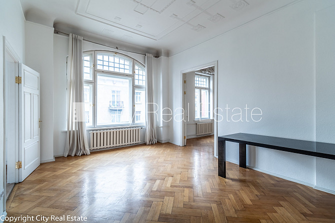 Фасадный дом, реновированный дом, кирпичные стены, фасад с декоративной Рига - изображение 1