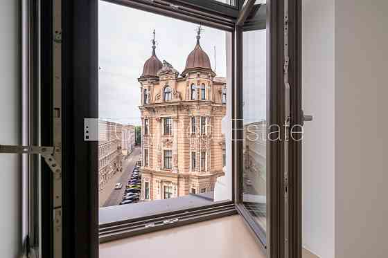 Проект - Place 4, фасадный дом, реновированный дом, лифт, лестничная клетка после Рига