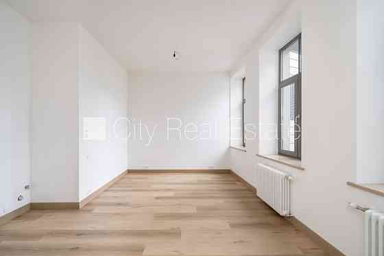 Проект - Place 4, фасадный дом, реновированный дом, лифт, лестничная клетка после Рига