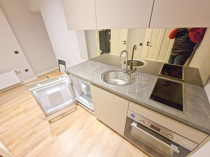 Pagalma ēka, renovēta māja, slēgts pagalms, ieeja no ielas un pagalma, logi vērsti uz ielas Rīga - foto 12