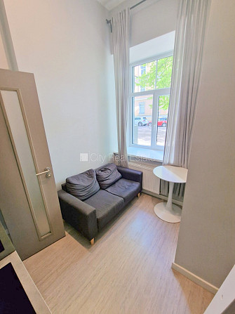 Fasādes māja, renovēta māja, labiekārtota apzaļumota teritorija, slēgts pagalms, ieeja no Rīga - foto 8