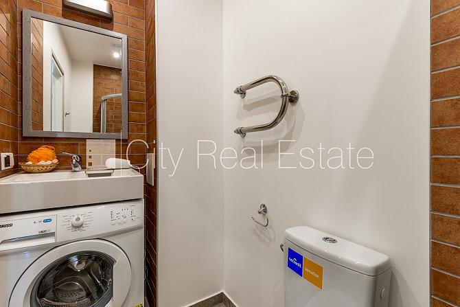 Реновированный дом, благоустроенная озеленённая территория, лестничная клетка Рига - изображение 5