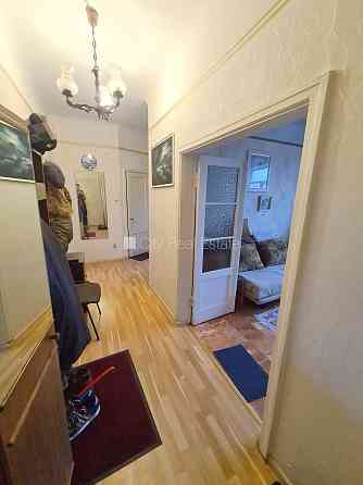 Земля в собственности, фасадный дом, закрытый двор, место для машины, вход со Рига