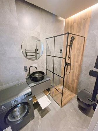 Фасадный дом, реновированный дом, закрытый двор, вход с улицы и со двора, Рига - изображение 11