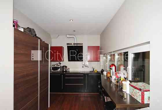 Земля в собственности, новостройка, лифт, лестничная клетка после капитального Рига