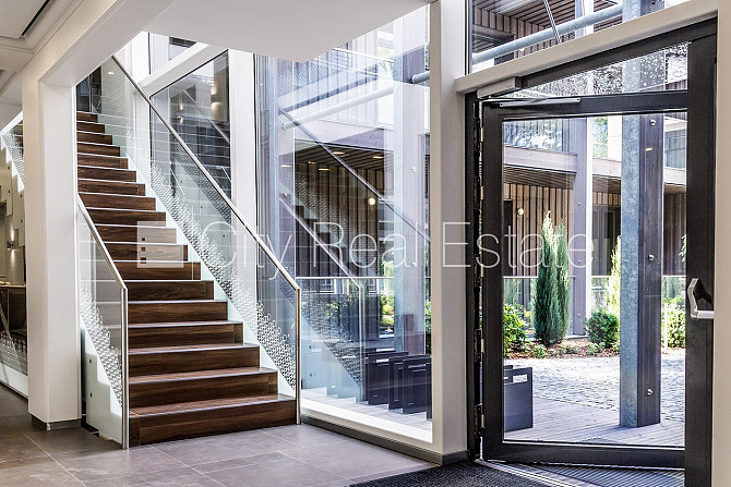 Новостройка, благоустроенный озеленённый двор, место для машины, подземная Юрмала - изображение 12