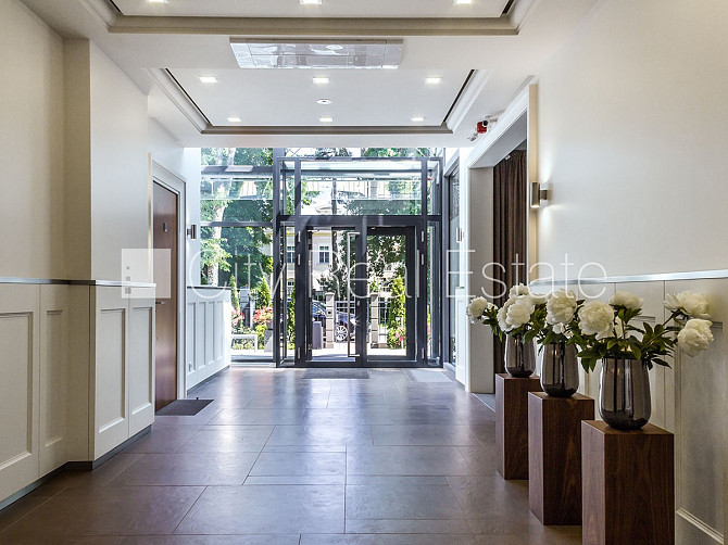 Новостройка, благоустроенный озеленённый двор, место для машины, подземная Юрмала - изображение 11