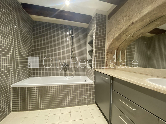 Фасадный дом, реновированный дом, вход с улицы, лифт, лестничная клетка после Рига - изображение 14