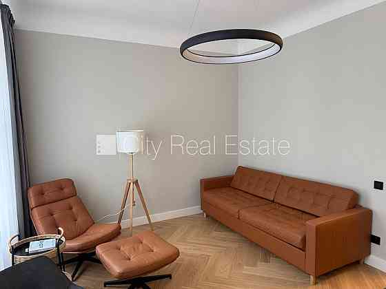 Студио, кухня объединена с комнатой, высокие потолки, центральное отопление, Rīga