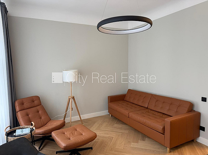 Studio tipa, virtuve apvienota ar istabu, augstie griesti, centrālā apkure, pilnā apdare, Rīga - foto 1