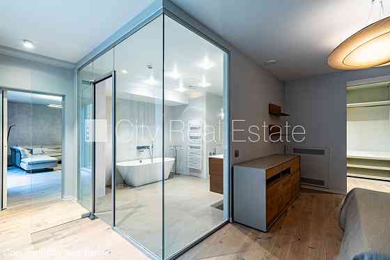 Фасадный дом, реставрированный дом, заменены инженерные коммуникации, Рига