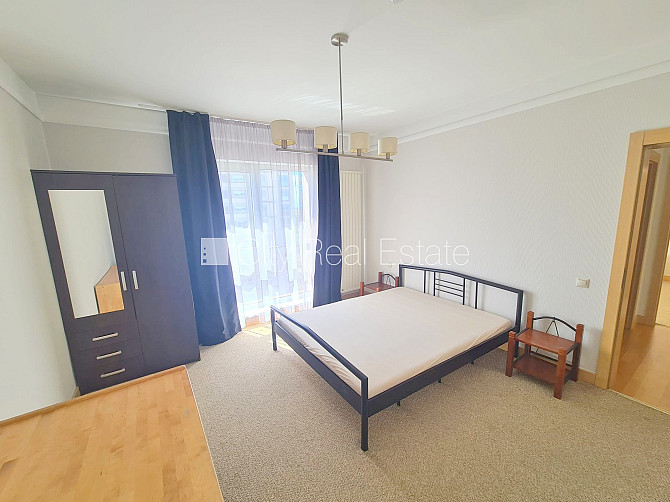 Новостройка, закрытый двор, закрытая территория, гаражные ворота оснащены Рига - изображение 20