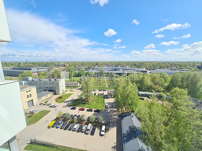 Новостройка, закрытый двор, закрытая территория, гаражные ворота оснащены Рига - изображение 16