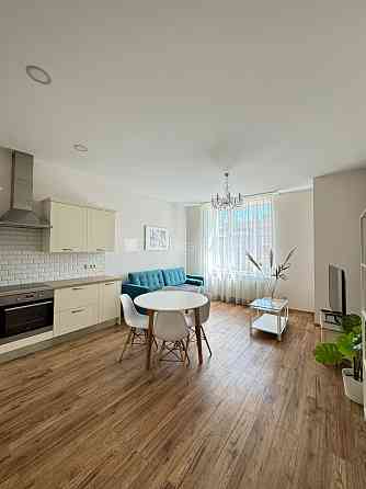 Фасадный дом, реновированный дом, благоустроенный озеленённый двор, закрытый Рига