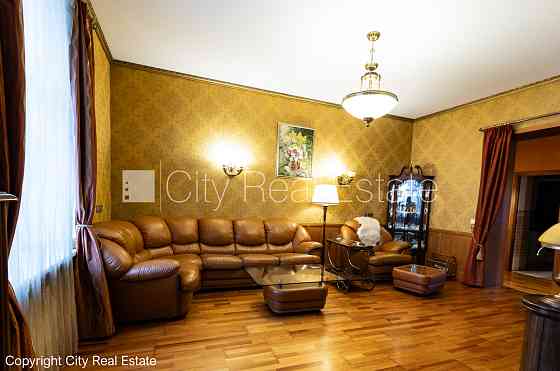 Реновированный дом, платная стоянка, лифт, количество спален 1 шт., гостиная, одна Rīga