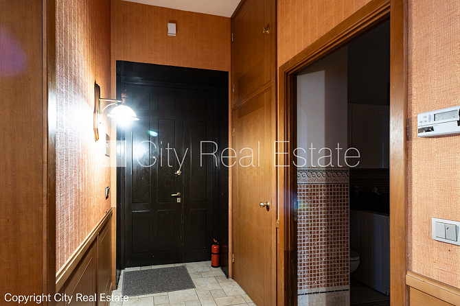 Renovēta māja, maksas stāvvieta, ir lifts, guļamistabu skaits 1 gab., viesistaba, viena istaba Rīga - foto 11