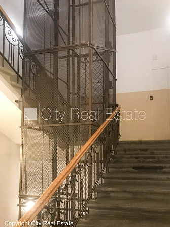 Renovēta māja, maksas stāvvieta, ir lifts, guļamistabu skaits 1 gab., viesistaba, viena istaba Rīga - foto 12