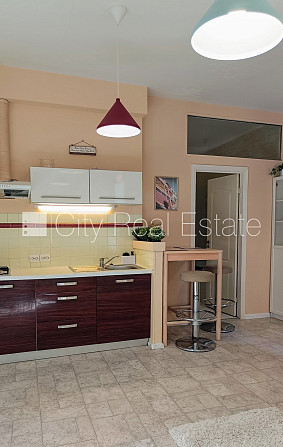 Здание во дворе, реновированный дом, благоустроенный озеленённый двор, закрытый Рига - изображение 9