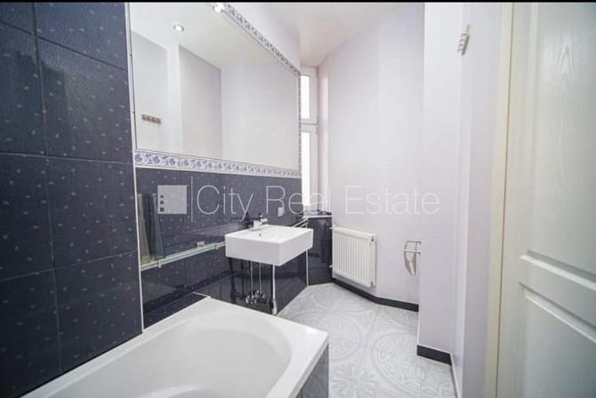 Фасадный дом, реновированный дом, объект охраняет физическая охрана, вход со Рига - изображение 15