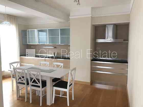 Проект - Panorama Plaza (Панорама Плаза), места для нескольких машин, возможность аренды Рига