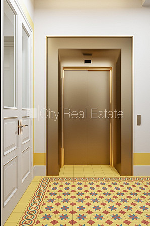 Фасадный дом, реновированный дом, установлены солнечные панели , закрытый двор, Рига - изображение 18