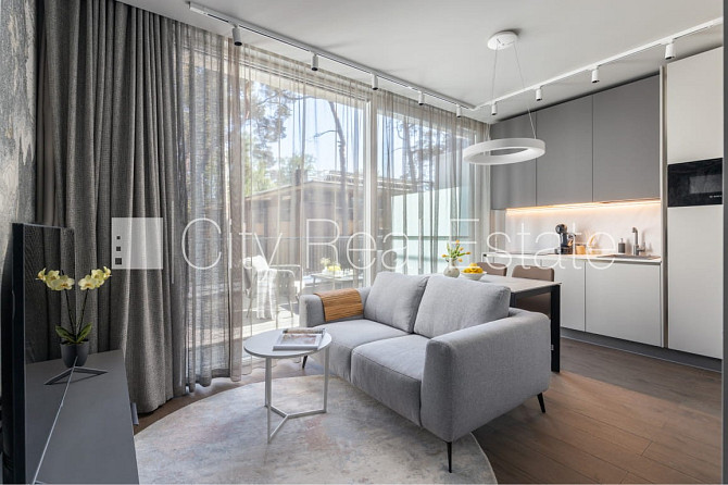 Šo dzīvokli izīrē pa diennaktīm (īstermiņa īre), īres cena sludinājumā norādīta par Jūrmala - foto 1