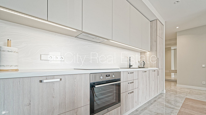 Jaunceltne, labiekārtots apzaļumots pagalms, slēgts pagalms, iežogota teritorija ar metāla Jūrmala - foto 2