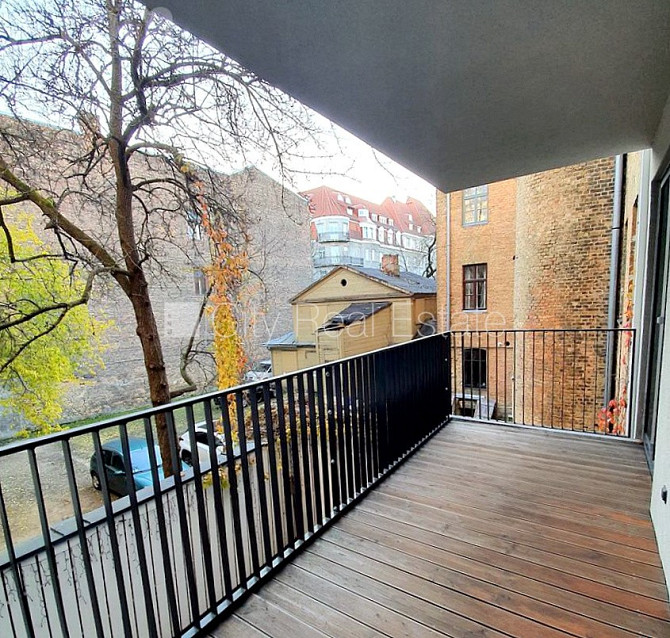 Земля в собственности, новостройка, фасадный дом, монолитные бетонные стены, Рига - изображение 5