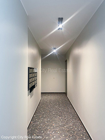 Дом во дворе, благоустроенная озеленённая территория, территория обнесена Рига - изображение 5