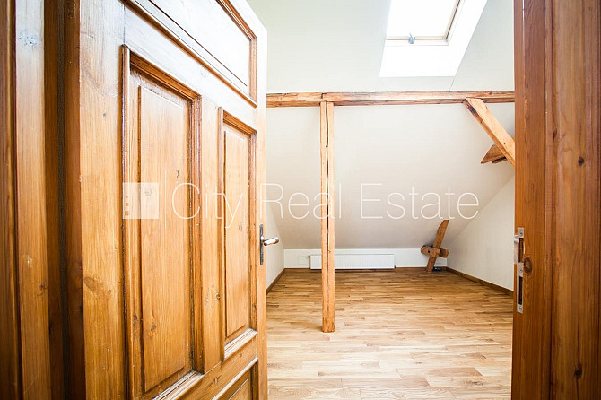 Фасадный дом, место для машины, лестничная клетка после косметического ремонта, Рига - изображение 8