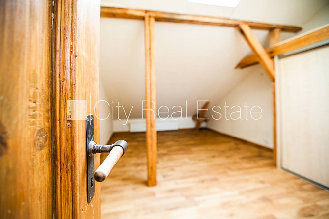 Фасадный дом, место для машины, лестничная клетка после косметического ремонта, Рига - изображение 11