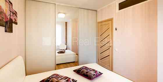 Здание во дворе, реновированный дом, возможность аренды парковки, вход со двора, Рига