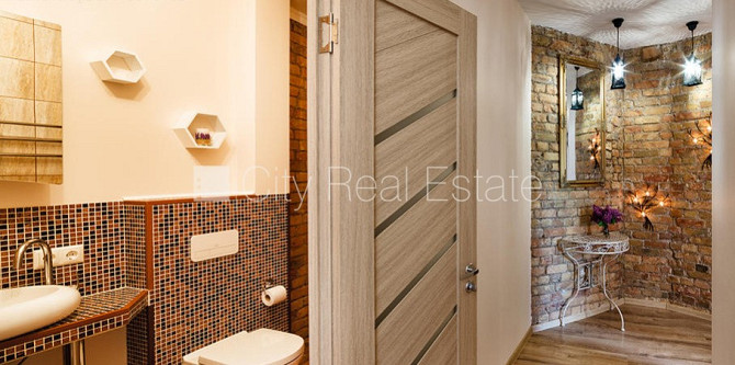 Здание во дворе, реновированный дом, возможность аренды парковки, вход со двора, Рига - изображение 13